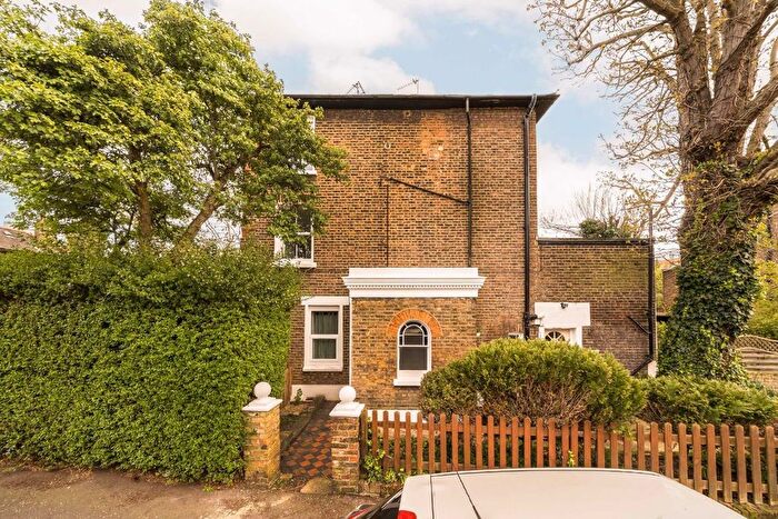 Property For Sale In Arden Road, West Ealing, W13