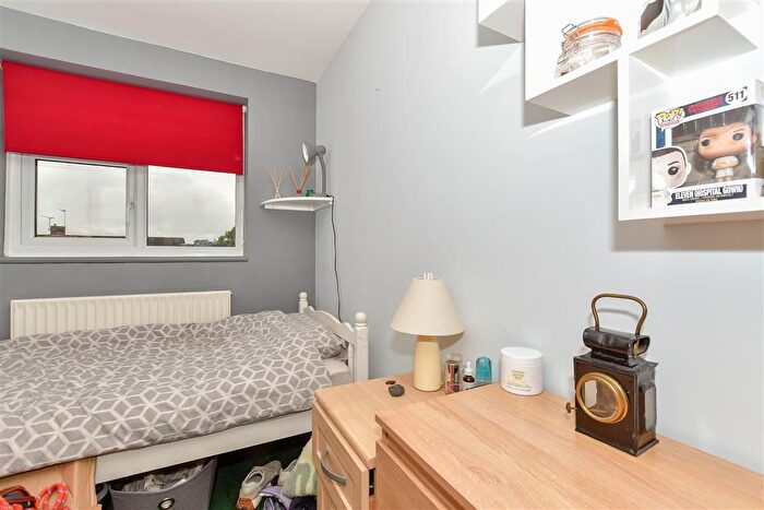 5 Bedroom Semi-detached House For Sale In Fletcher Road, Staplehurst, Tonbridge, Kent, TN12