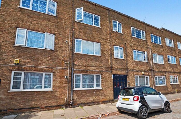 2 Bedroom Flat For Sale In East Street, Abington, Northampton, NN1