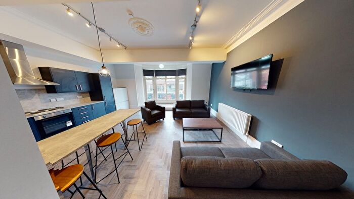 6 Bedroom Semi Detached House To Rent In Cross Granby Terrace, Leeds, LS6