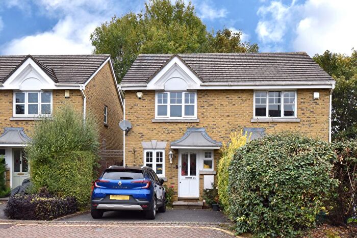 2 Bedroom Semi-detached House To Rent In Woldham Place, Bromley, BR2
