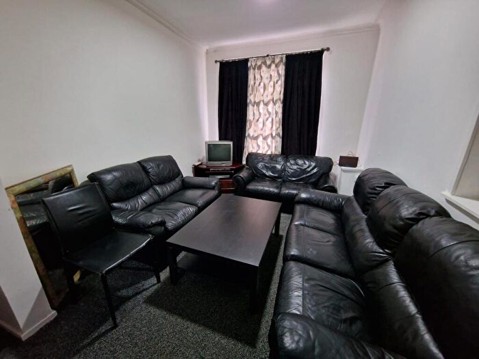 3 Bedroom Terraced House To Rent In Audley Road, M19