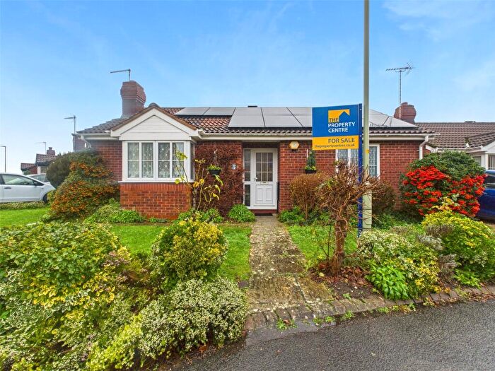 2 Bedroom Bungalow For Sale In Mercury Way, Abbeymead, Gloucester, Gloucestershire, GL4