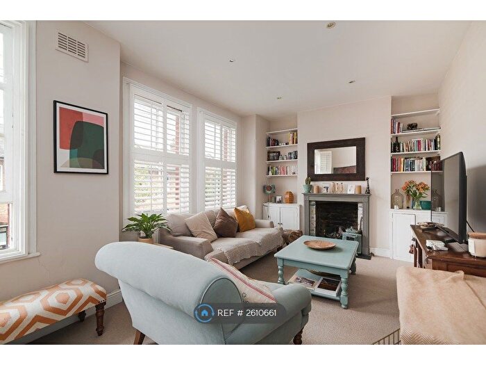 2 Bedroom Maisonette To Rent In Emu Road, London, SW8