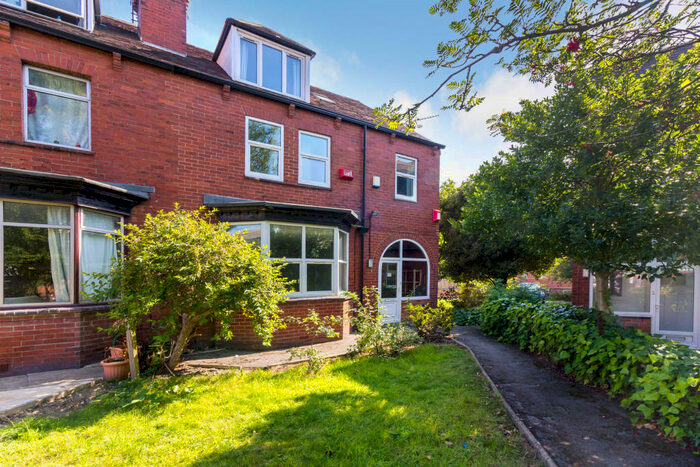7 Bedroom House To Rent In St Michaels Lane, Leeds, LS6