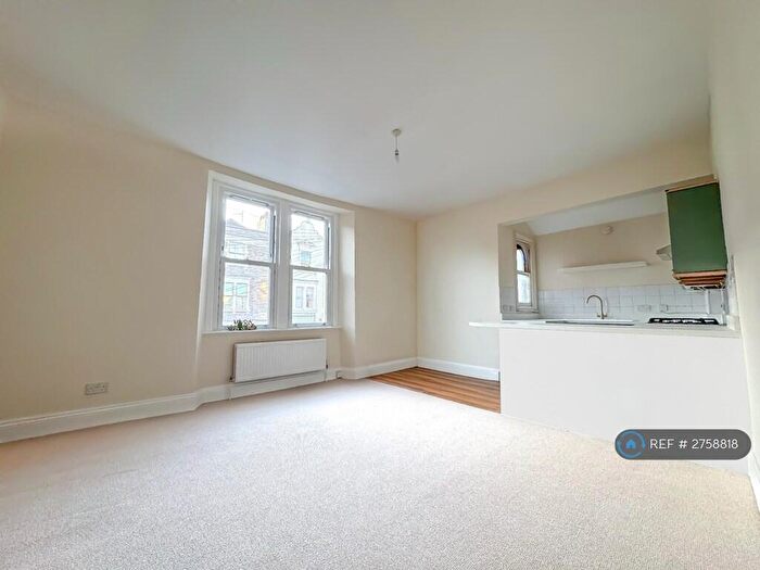 2 Bedroom Flat To Rent In Brigstocke Road, Bristol, BS2