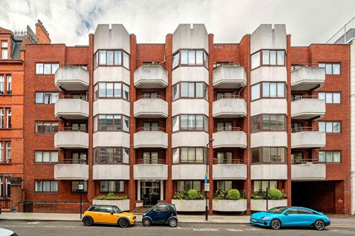 2 Bedroom Flat For Sale In Hereford Road, Westbourne Grove, W2