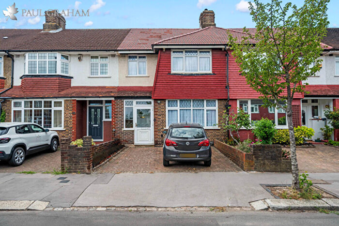 3 Bedroom Terraced House For Sale In The Ridgeway, Croydon, CR0