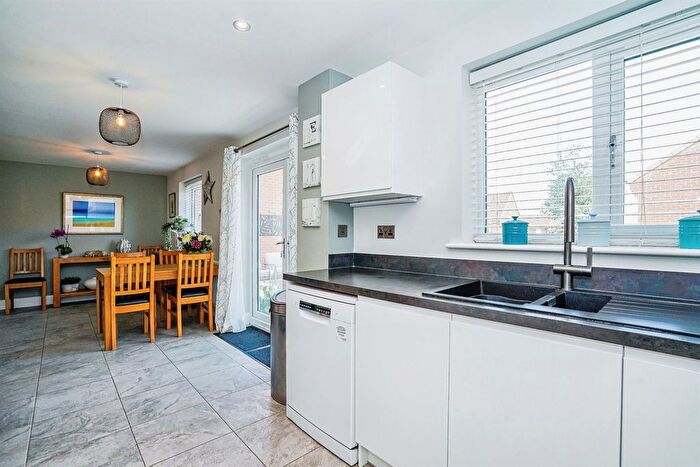 4 Bedroom Detached House For Sale In Tippler Drive, Stanley, Wakefield, WF3