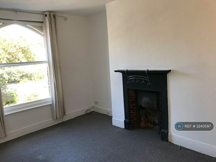 2 Bedroom Flat To Rent In Crystal Palace, London, SE20