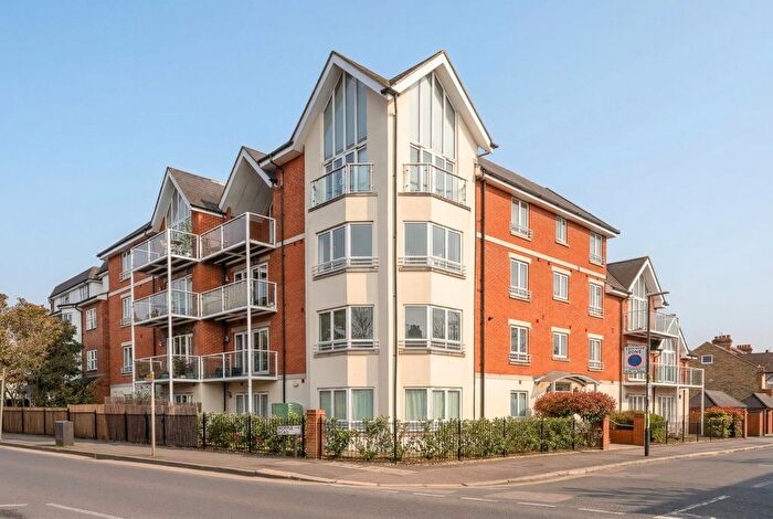 3 Bedroom Flat For Sale In Worple Road, Wimbledon, London, SW20