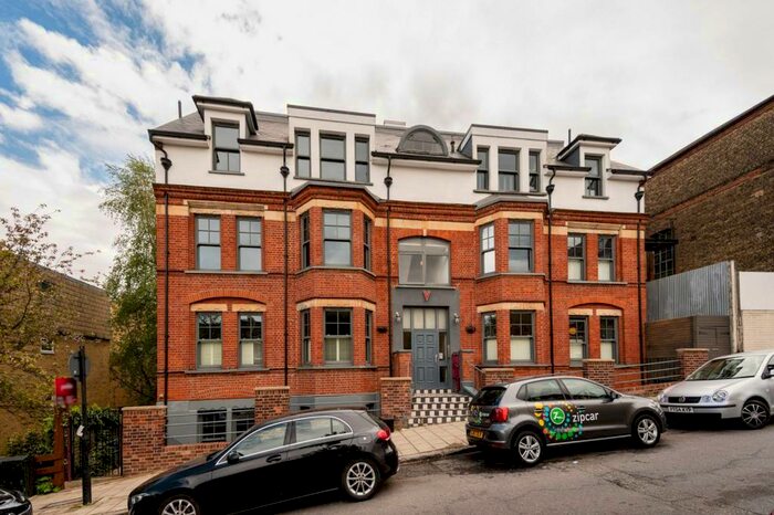 2 Bedroom Flat To Rent In Jasper Road, Crystal Palace, London, SE19