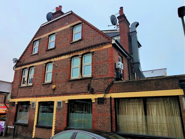 1 Bedroom Flat To Rent In Market Street, Watford WD18