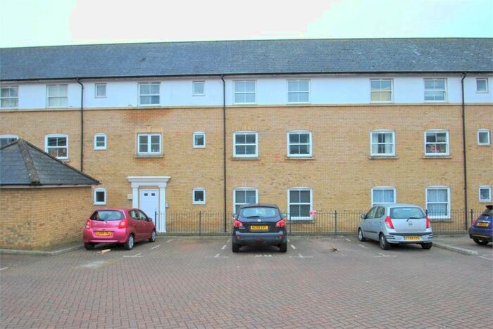 2 Bedroom Flat To Rent In Gresley Drive, Braintree, Essex CM7