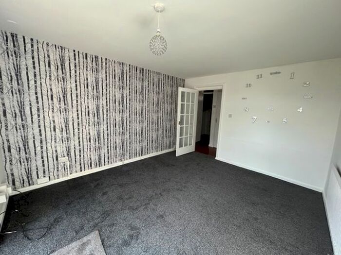 1 Bedroom Flat To Rent In Blackmore Drive, Leicester, LE3