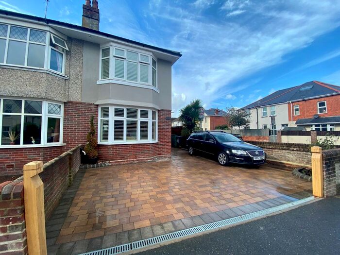 Houses for sale & to rent in BH6 3PJ, Southbourne Overcliff Drive, West Southbourne Bournemouth