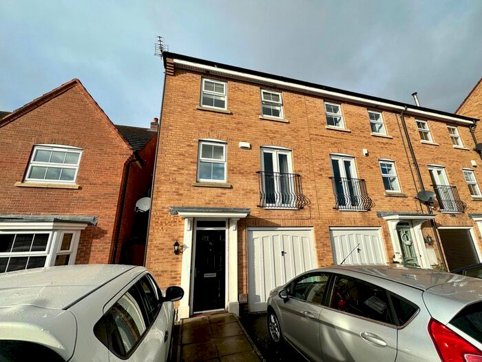 3 Bedroom Semi-Detached House To Rent In Trinity Way, Heanor, DE75