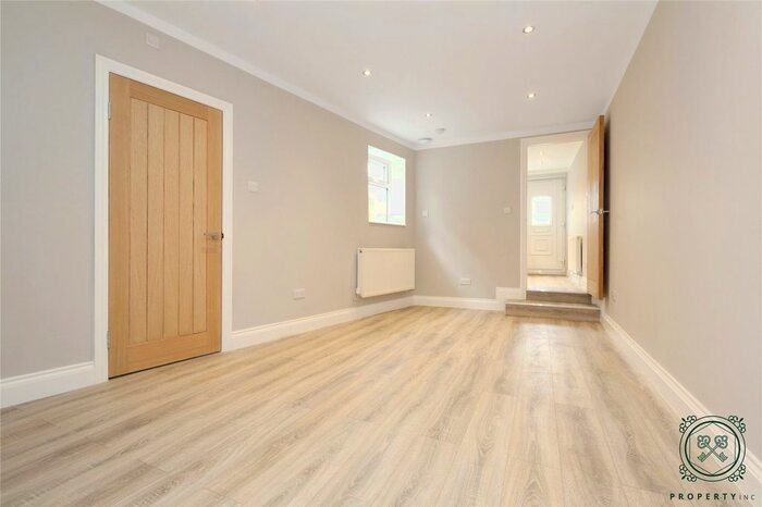 Studio To Rent In High Road, South Woodford, London, E18