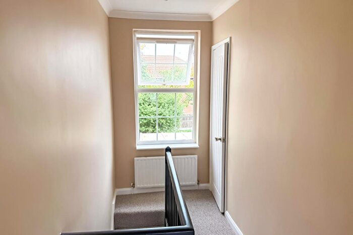 2 Bedroom Semi-Detached House To Rent In Hope Road, Benfleet, SS7