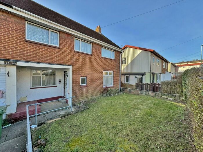 4 Bedroom Semi-Detached House For Sale In Winchcombe Road, Paulsgrove, PO6