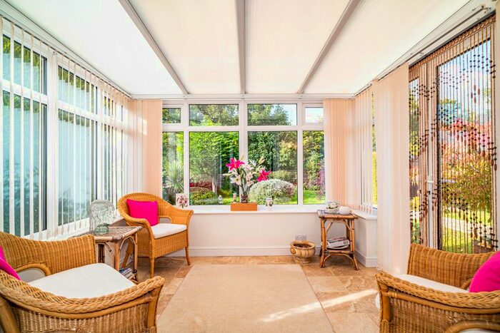 2 Bedroom Bungalow For Sale In Wallingford Road, Goring On Thames, RG8