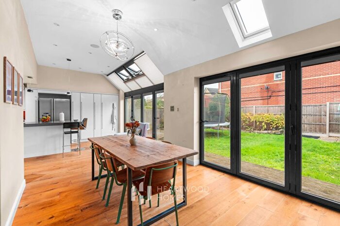 4 Bedroom Detached House For Sale In Stanmore Chase, St. Albans, AL4