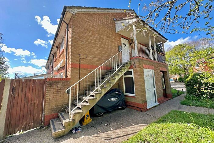 Studio To Rent In Nursery Gardens, Bitterne, SO19