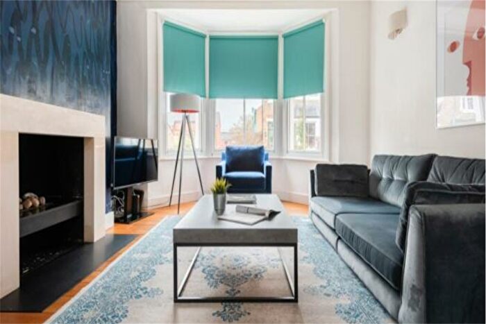 4 Bedroom Semi-Detached House To Rent In Richmond Road, Oxford, OX1