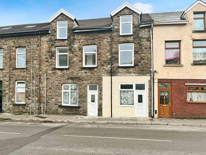 2 Bedroom Flat To Rent In Llwynypia Road, Tonypandy, CF40