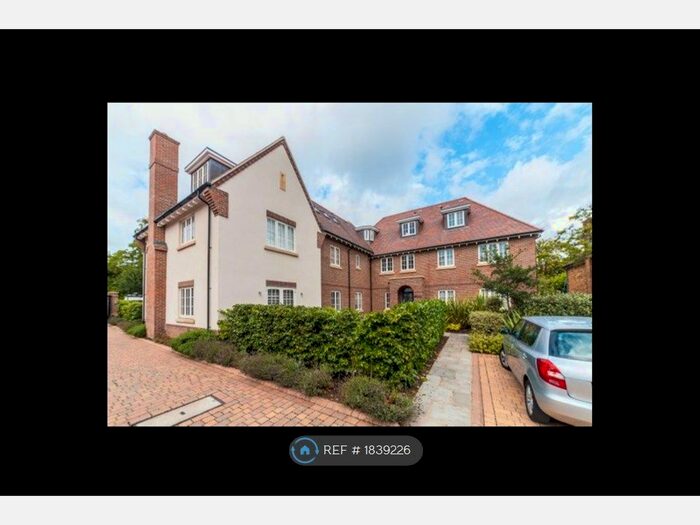 2 Bedroom Flat To Rent In Gerrards Cross, Bucks, SL9