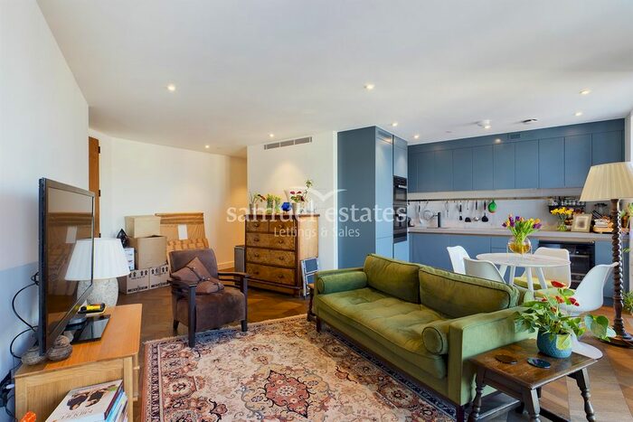 2 Bedroom Flat To Rent In Hexagon Apartments, Covent Garden, WC2B