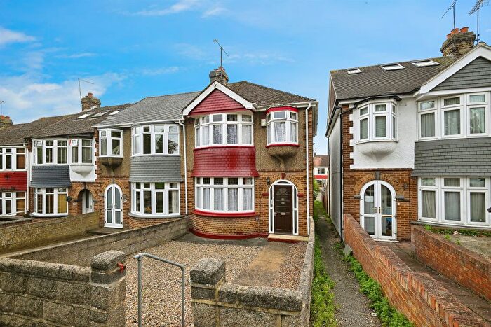 3 Bedroom End Of Terrace House For Sale In Grange Road, Gillingham, ME7
