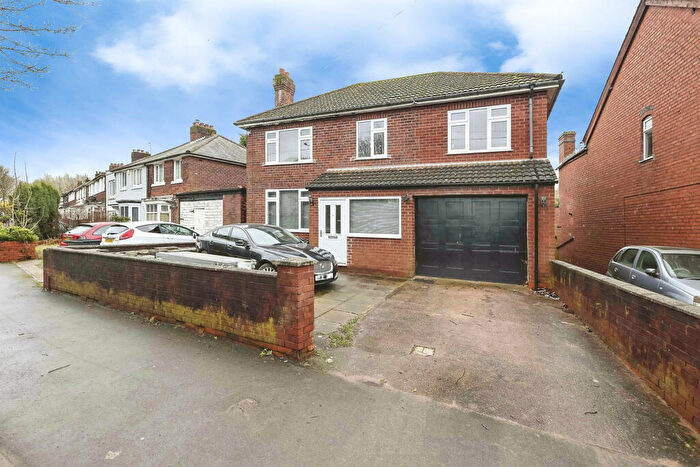 4 Bedroom Detached House For Sale In Woodgate Lane, Birmingham, B32