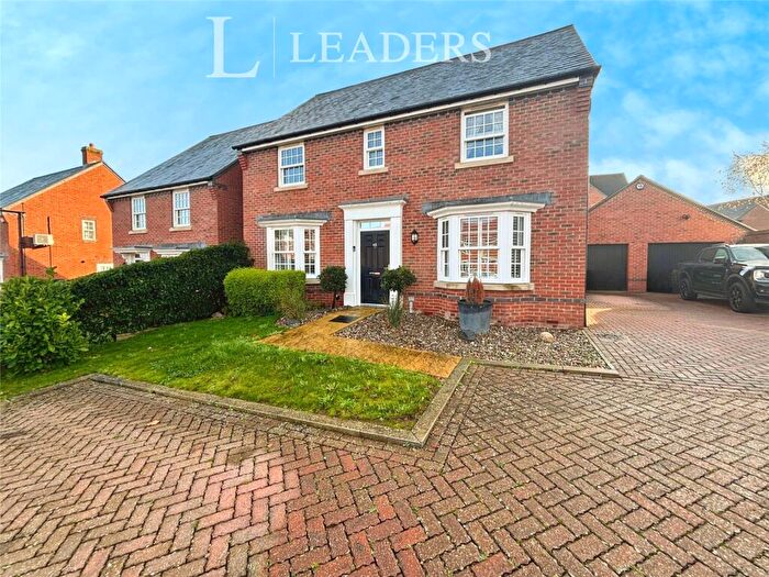 4 Bedroom Detached House For Sale In Pakenham Road, Waterlooville, Hampshire, PO7