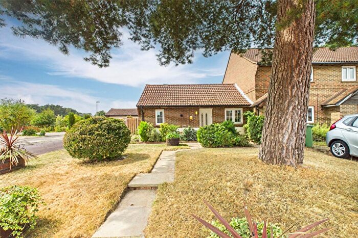 2 Bedroom Bungalow For Sale In Queens Pine, Bracknell, Berkshire, RG12
