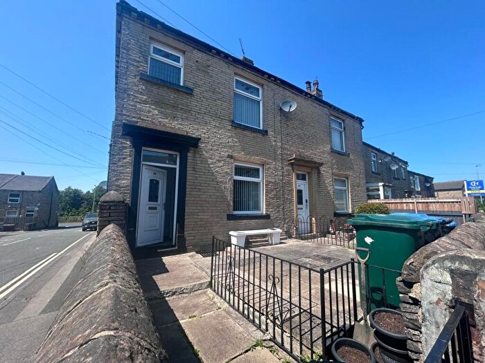 1 Bedroom Terraced House For Sale In Town Gate, Wyke, Bradford, West Yorkshire, BD12