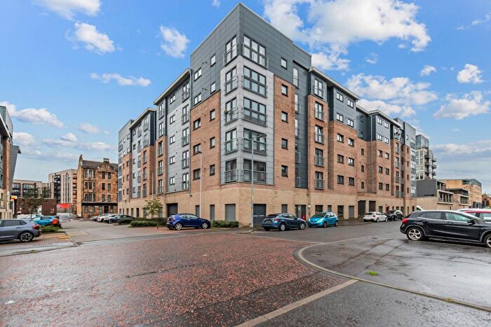 2 Bedroom Flat To Rent In Barrland Street, Glasgow, G41