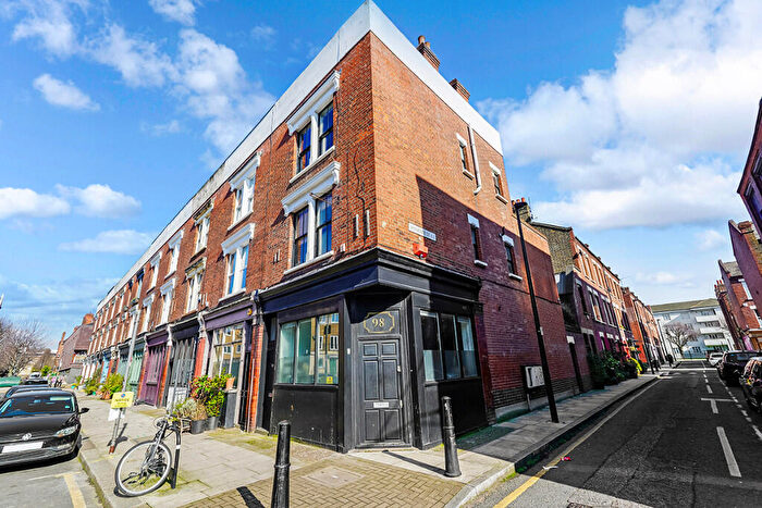 2 Bedroom Flat To Rent In Teesdale Street, London, E2