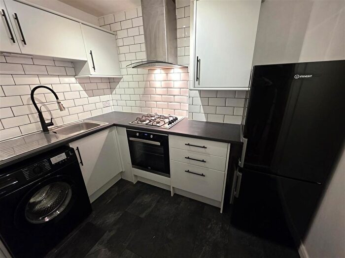 2 Bedroom Flat To Rent In Deanston Drive, Shawlands, Glasgow, G41