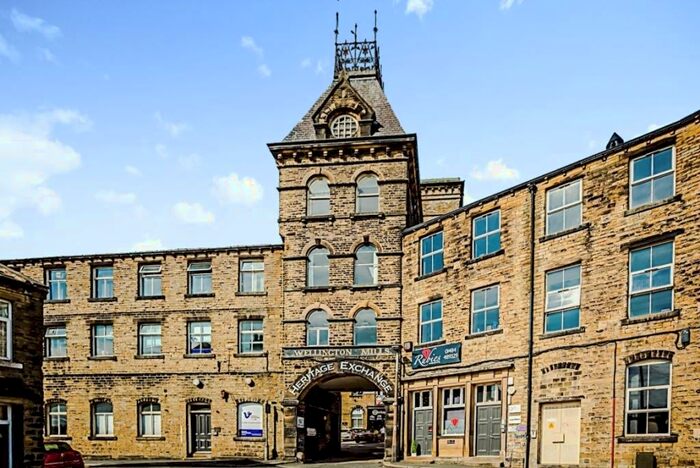 2 Bedroom Apartment To Rent In Plover Road, Huddersfield, West Yorkshire, HD3