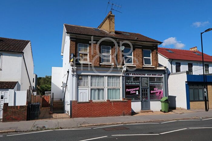 2 Bedroom Flat To Rent In Selsdon Road, South Croydon, CR2