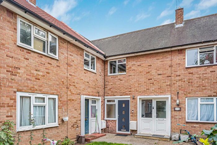3 Bedroom Terraced House For Sale In Amwell Close, Enfield, EN2