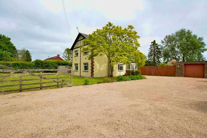 4 Bedroom Detached House For Sale In How Green Lane, Hever, Edenbridge, TN8