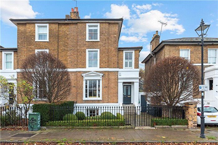 4 Bedroom Detached House For Sale In Stockwell Park Road, London, SW9