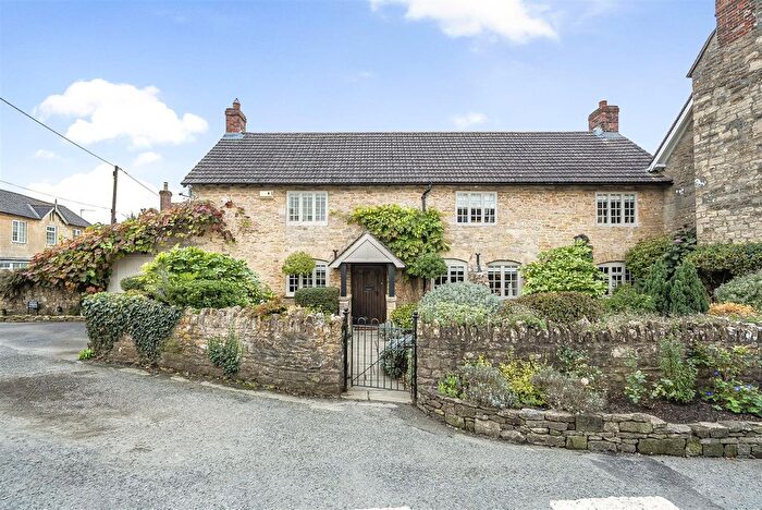 3 Bedroom Link Detached House For Sale In Stour Provost, Gillingham, Dorset, SP8