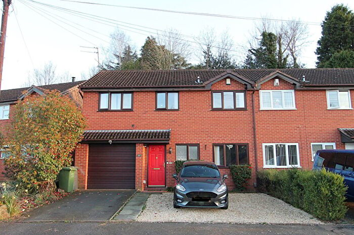 3 Bedroom Semi Detached House For Sale In Broadwaters Drive, Kidderminster, DY10