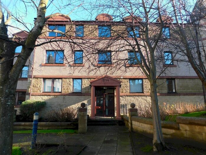 2 Bedroom Flat To Rent In Dorset Place, Edinburgh EH11