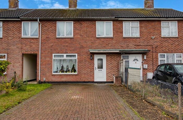3 Bedroom Terraced House For Sale In Walcot, Swindon, SN3