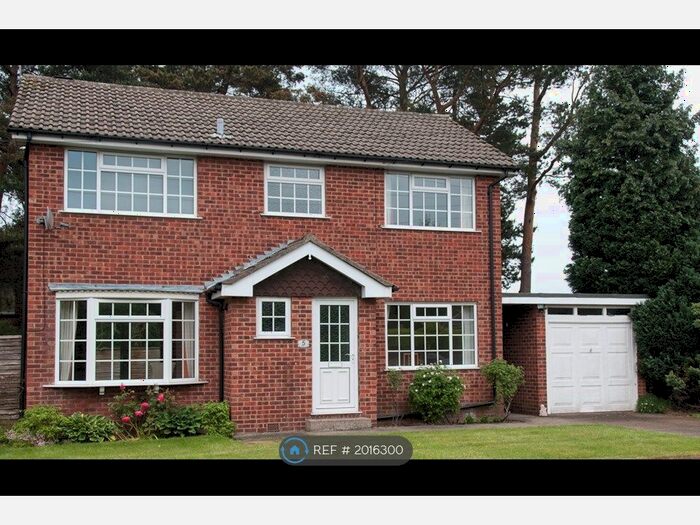 3 Bedroom Detached House To Rent In Hookstone Oval, Harrogate, HG2