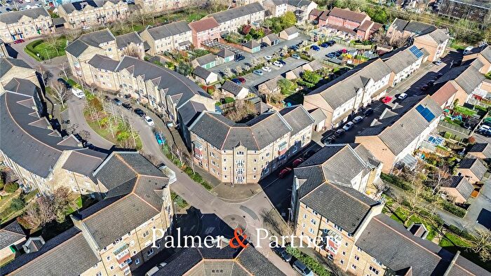 1 Bedroom Flat For Sale In Rookes Crescent, Chelmsford, Essex, CM1